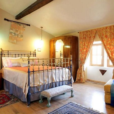 Maison De Textile Apartment Montolieu Luaran gambar