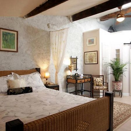 Maison De Textile Apartment Montolieu Luaran gambar