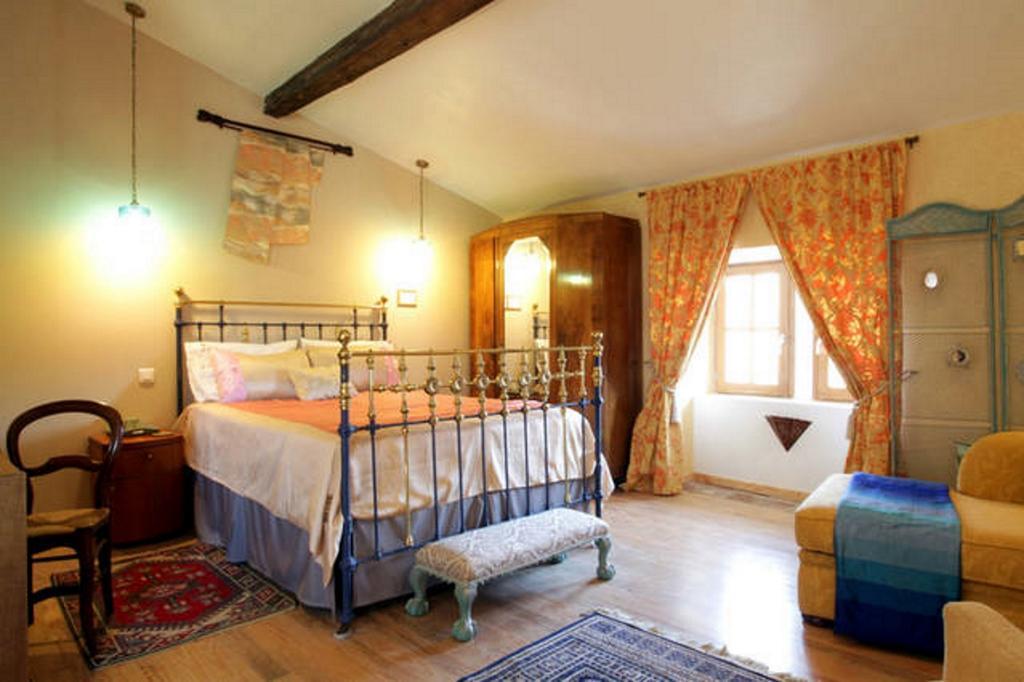 Maison De Textile Apartment Montolieu Luaran gambar